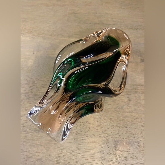 Vtg. Czech Bohemian Chribska Twisted Green Glass Vase by Hospodka - Picture 9 of 10